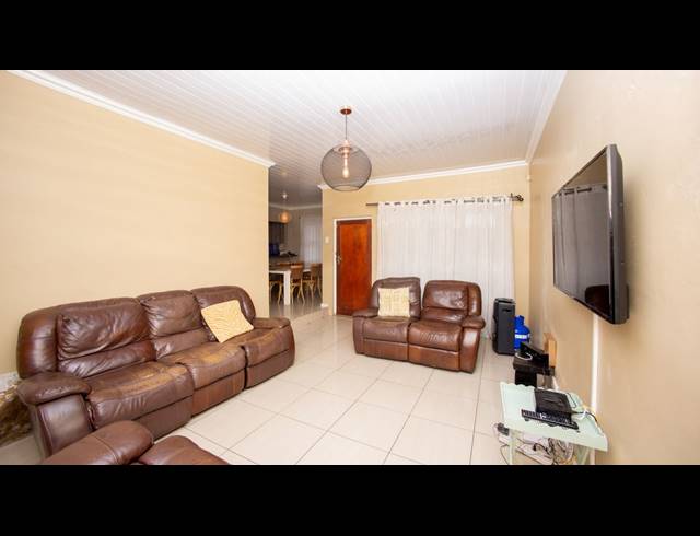 3 BEDROOM HOUSE FOR SALE IN AMALINDA